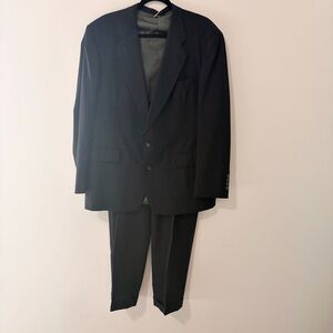 Darien Sport Shop Men’s Black Suit 2-Piece 46R 100% Virgin Wool